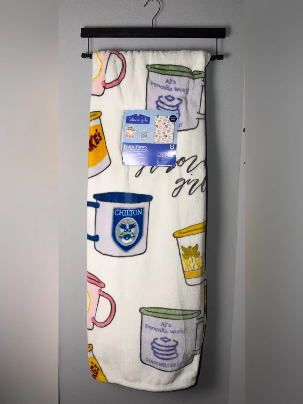 Gilmore Girls Coffee Mug Plush Throw Blanket 50” X 70” Dragonfly Inn Luke’s NEW